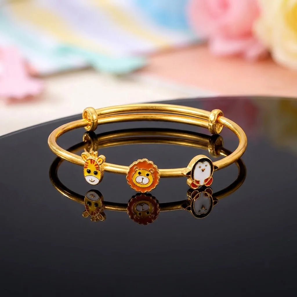 Silver Safari Fun Silver Kada – Giraffe, Lion & Penguin – Reflective studio view