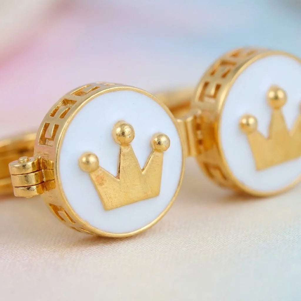 Silver Sterling Silver Cufflink Crown for Newborn to 15 Years | Hypoallergenic — Macro Detail